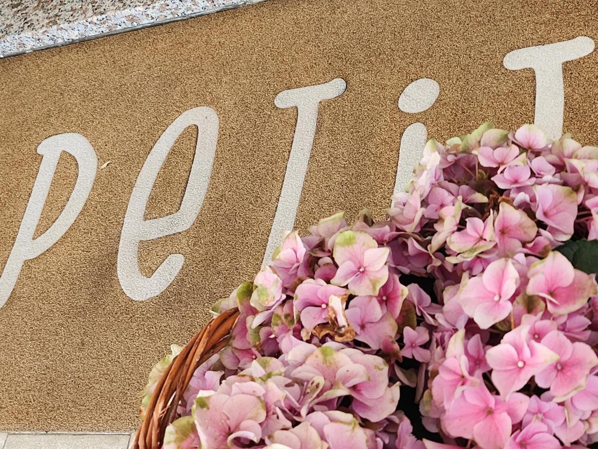 Hotel Petit 실비마리나 외부 사진