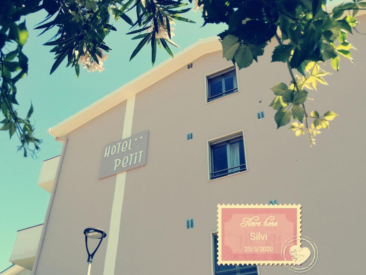 Hotel Petit 실비마리나 외부 사진